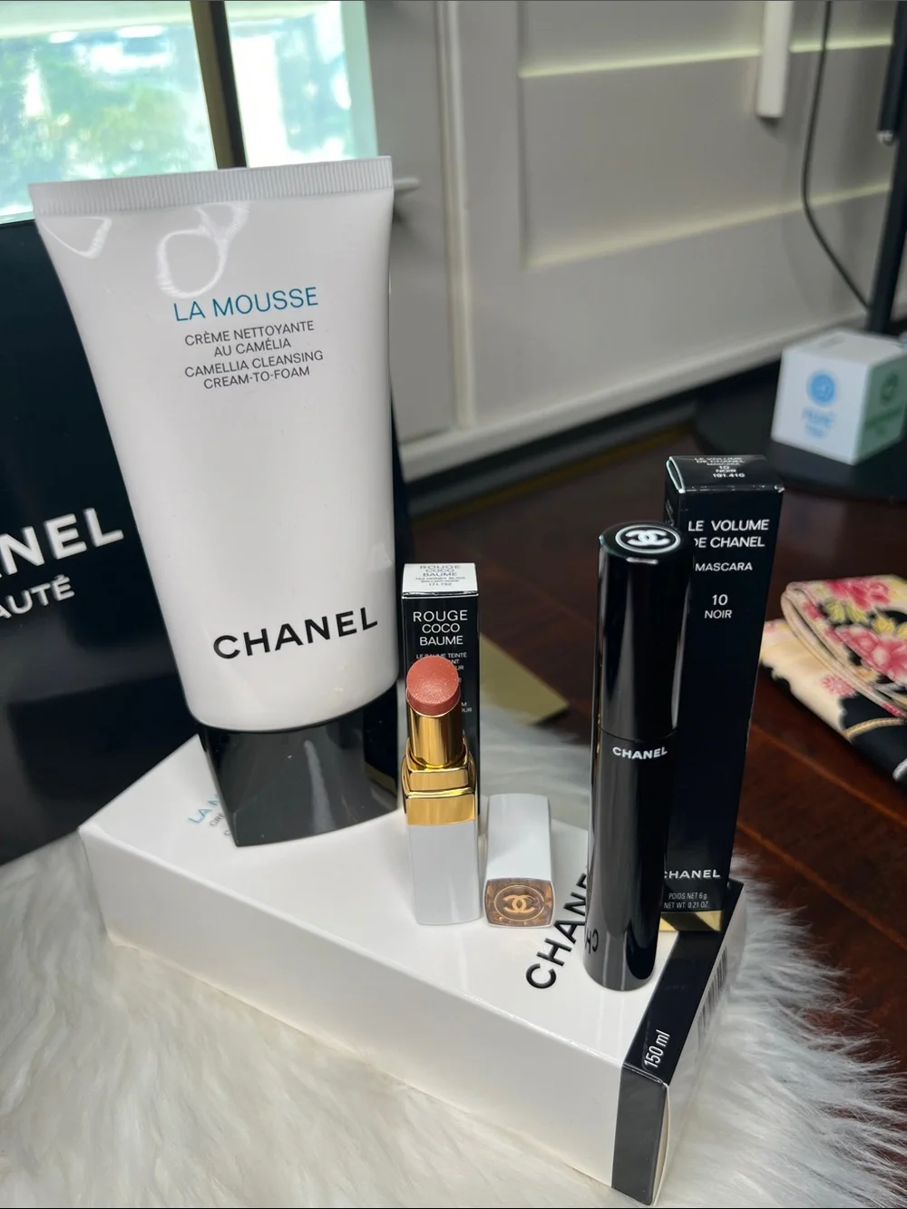 CHANEL BEAUTY Set: La Mousse, Volume Mascara &Rouge Coco Baume With Cosmetic Bag